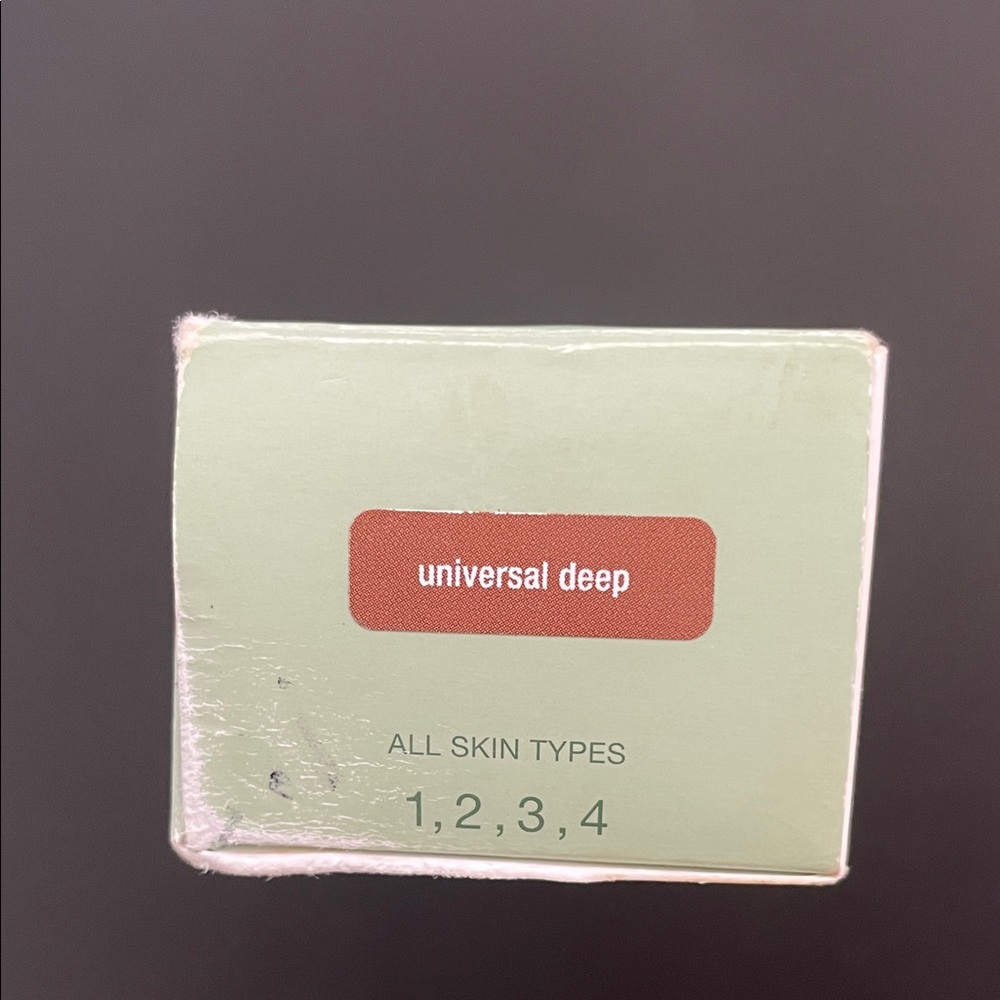 Clinique Moisture Surge Sheertint Hydrator SPF 25 - Universal Deep - Picture 3 of 3